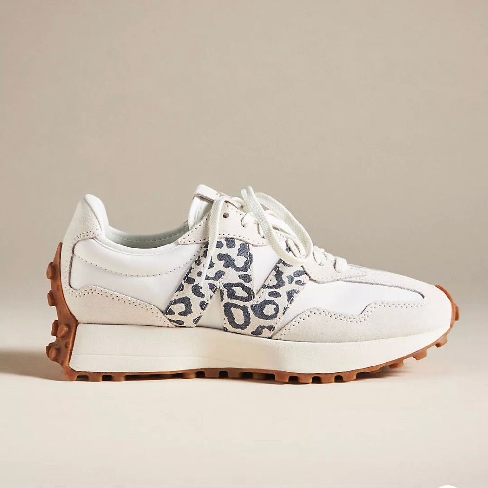 New Balance 327 Sneakers in white